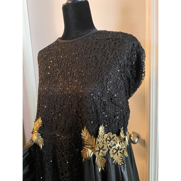 BLACK AND GOLD EVENING DRESS - Picture 4 of 6